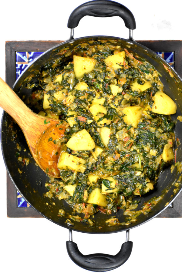 35个最好的健康晚餐点子——aloo palak。