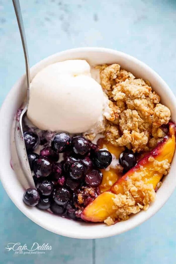 The BEST Mango Recipes - Mango blueberry crumble.