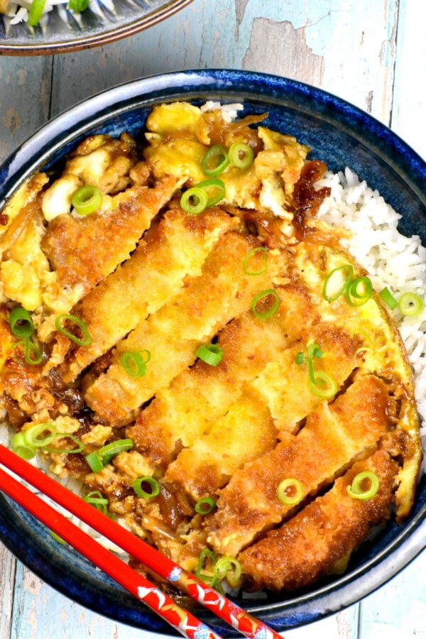 Katsudon(猪肉炸肉排碗米饭)